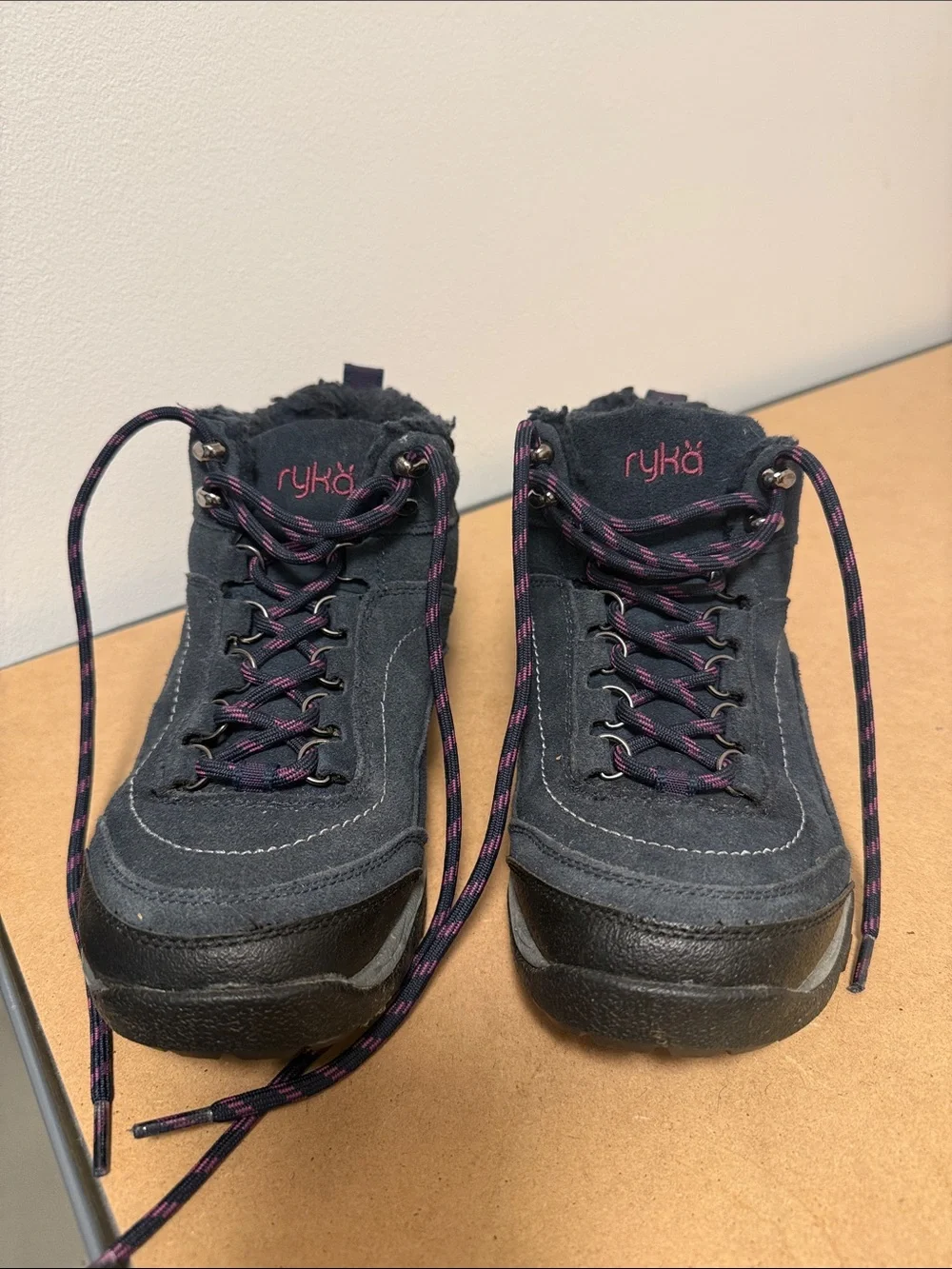 Ryka Canyon Hiking Boot Womens Size 8 Sneaker Navy Suede Lace Up Faux Fur Lined